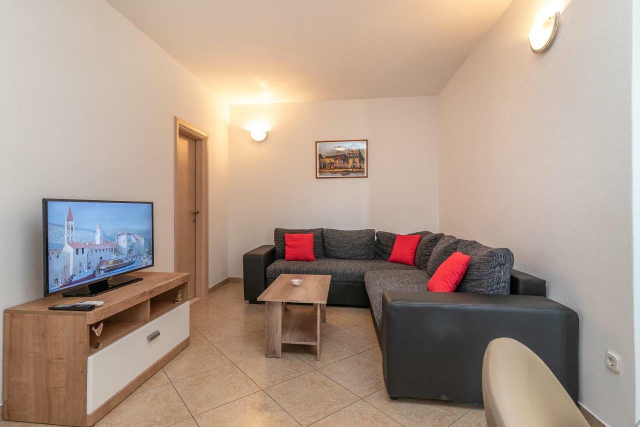 Apartments Ivan Trogir Exterior photo